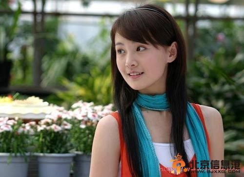 古剑奇谭襄铃扮演者郑爽整容前生活照