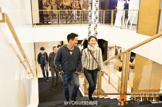 组图:周迅动真格宣布结婚 试穿绝美婚纱做新娘