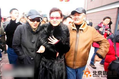 宋祖英原名宋六英 弟弟妹妹家底全曝光[组图]