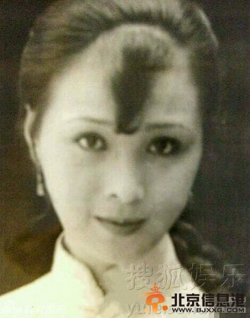 刘亦菲家族照曝光 外婆小姨妈妈表姐都是美人胚子