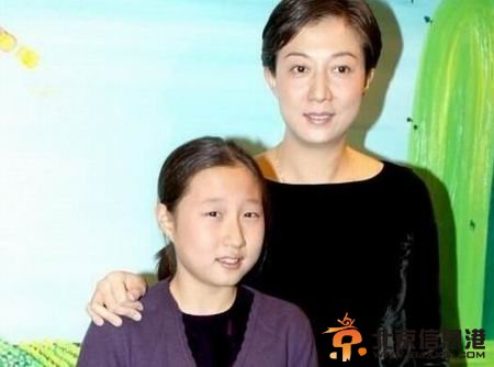 港媒曝吴绮莉再做小三 追68岁香港议员