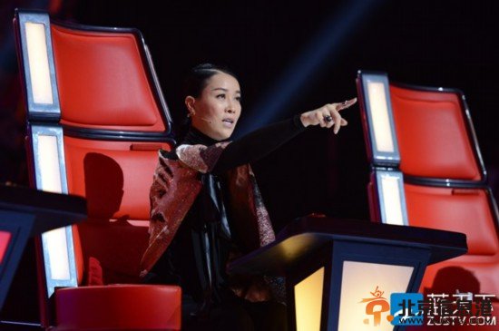 中国好声音第三季首播 梁博学弟鬼马演绎《看见什么吃什么》