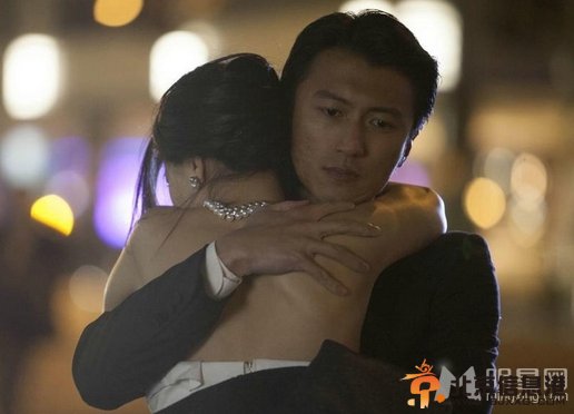 谢霆锋高圆圆街头拥吻 男神离婚艳遇不间断