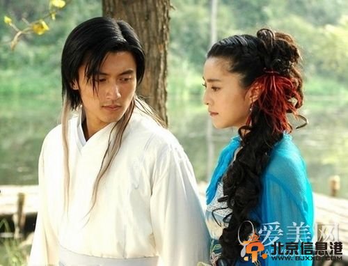  揭秘霆锋与《十二道锋味》女星亲密关系！ 