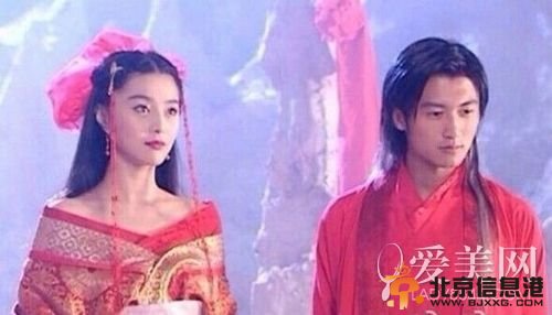  揭秘霆锋与《十二道锋味》女星亲密关系！ 