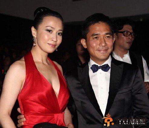 图：刘嘉玲梁家辉贴身热吻 学刘嘉玲吸睛穿衣炼成气质型淑女