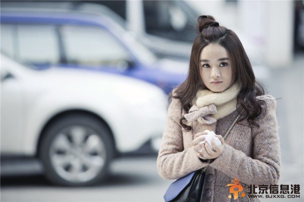 “呆萌小吃货”赵丽颖俘获观众 与陈晓公开恋情网晒亲热大头照【组图】 