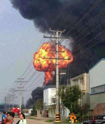 江苏淮安一化工厂发生爆燃 伤亡不明