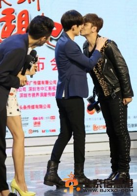 罗志祥獒犬《深圳合租记》发布会上演男男激吻