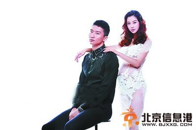 孙悦携妻拍超性感写真 陈露透视装孕味十足(图)