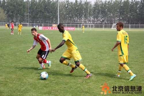 潍坊杯:河床2球胜里斯本竞技 强队渐露锋芒