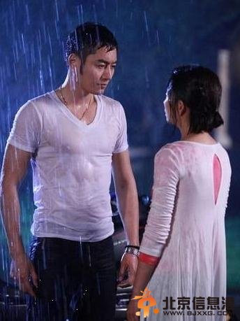 “果郡王”李东学卖萌耍宝助阵《假如幸福来临》演“年下男”