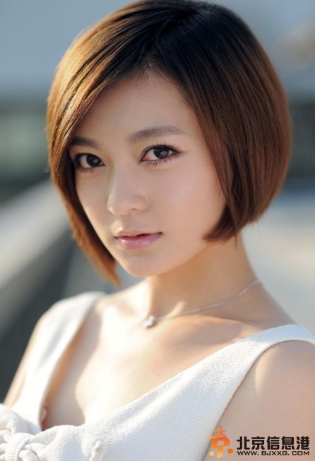 产科医生白荷扮演者王文思写真