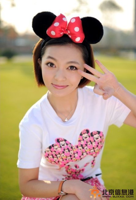 产科医生白荷扮演者王文思写真