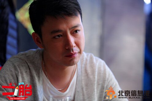 《二胎》将播 曹炳琨幽默化解家长里短矛盾