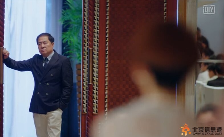 《爱情回来了》明亮爸爸现身广告比稿会