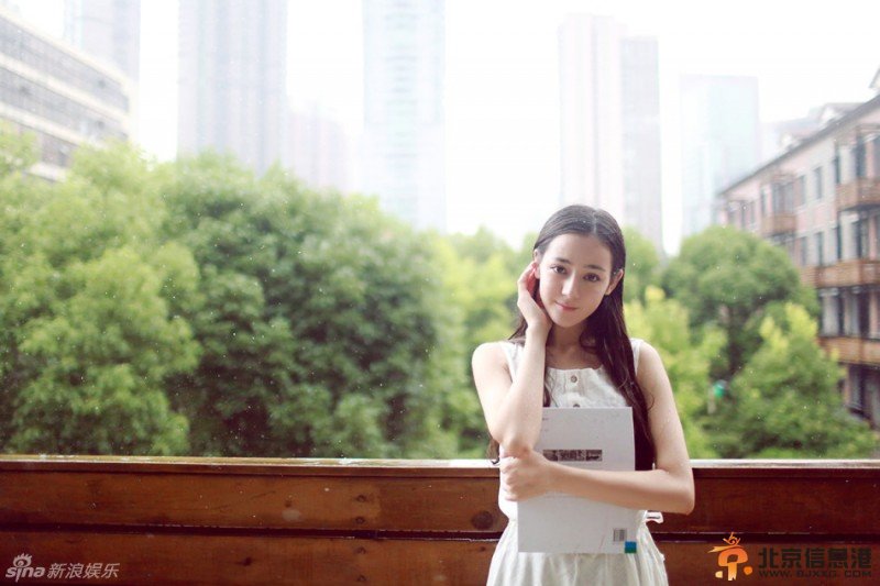 《古剑奇谭》小师妹玩穿越：校园写真清新可人