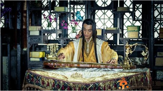 《古剑奇谭》乔振宇优雅抚琴：诠释柔情琴心