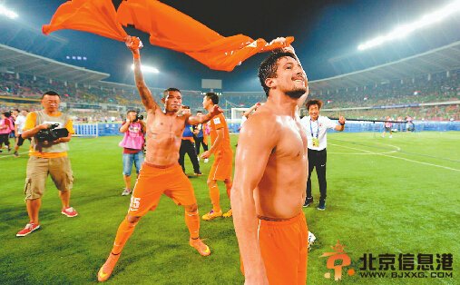 足协杯：鲁能点球6-4淘汰国安 半决赛对阵海牛