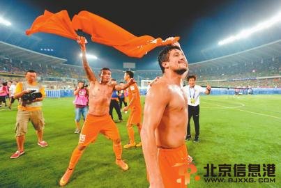 <a href='http://www.bjxxg.cn/news/beijing/' target='_blank'><u>北京</u></a>国安vs山东鲁能战报：鲁能3:0完胜国安 梦回1995？