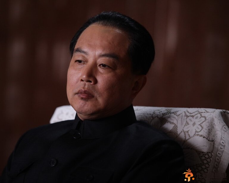 历史转折中的邓小平剧情介绍