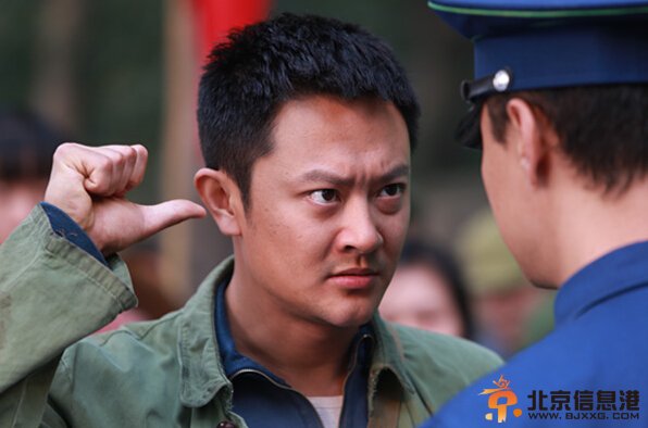 历史转折中的邓小平剧情介绍