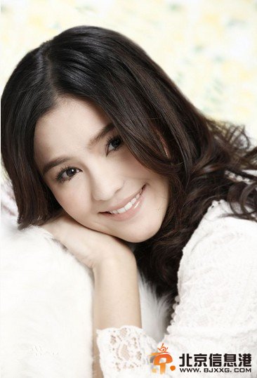 泰版浪漫满屋女主角Aom李海娜个人资料图片 李海娜整容前后