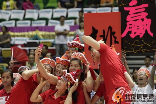 女排大奖赛香港站中国夺冠 3-1复仇意大利