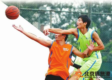 3VS3<a href='http://www.bjxxg.cn/sports/lanqiu/' target='_blank'><u>篮球</u></a>赛相约明年再战