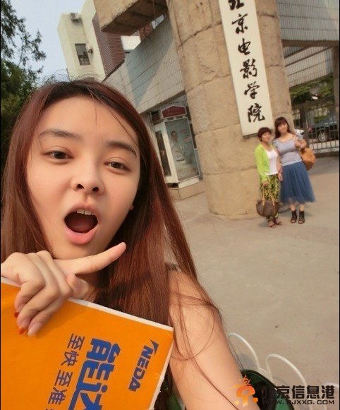 北影女神冯冠华个人资料图片家庭背景 冯冠华整容了吗？