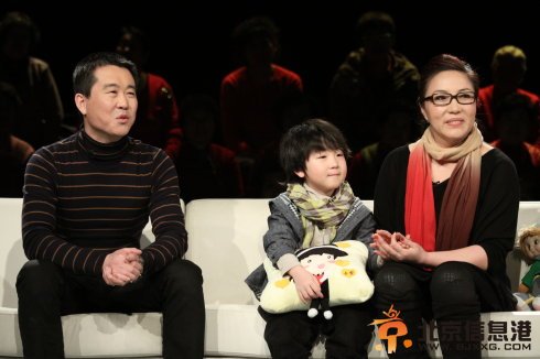 小宝王一鸣个人资料图片及演过的电影 王一鸣父母照片