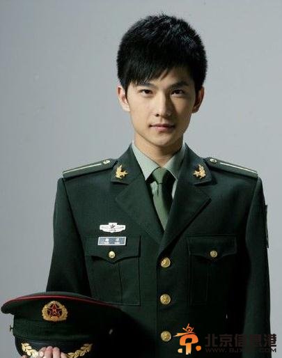 茧镇奇缘黄莫如扮演者杨洋个人资料