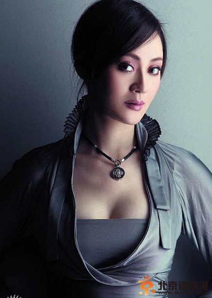 历史转折中的邓小平剧情介绍