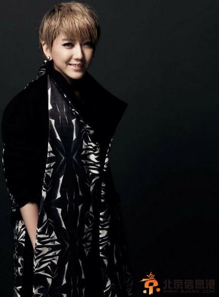 美人制造脱不花扮演者刘忻个人资料