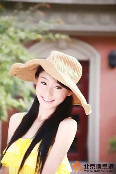浦汐清个人资料图片 青奥会美女引导员浦汐清走红私照曝光