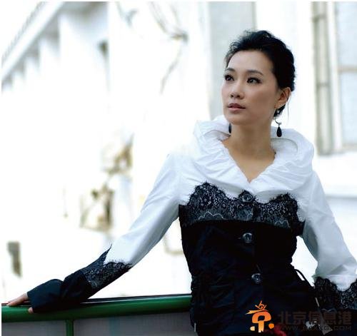 茧镇奇缘二太太扮演者曹艳艳写真