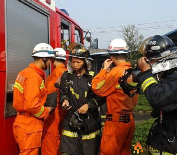 安徽淮南一煤矿发生瓦斯爆炸事故 20人被困