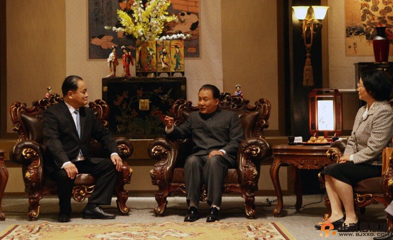 <a href='http://www.bjxxg.cn/news/lishi/' target='_blank'><u>历史</u></a>转折的邓小平剧情介绍