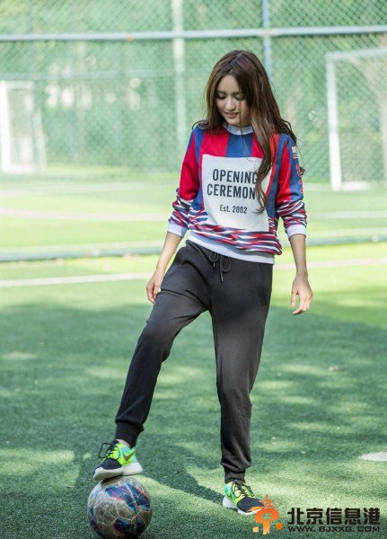 川足美女老板艾如：从《裸婚时代》女二号到四川力达士足球俱乐部董事长