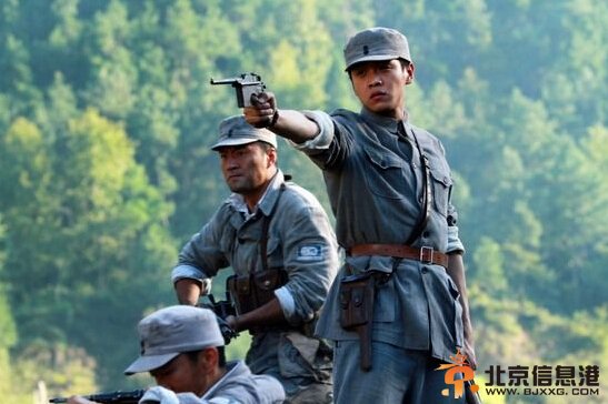 《新雪豹》男一号文章为何被换？