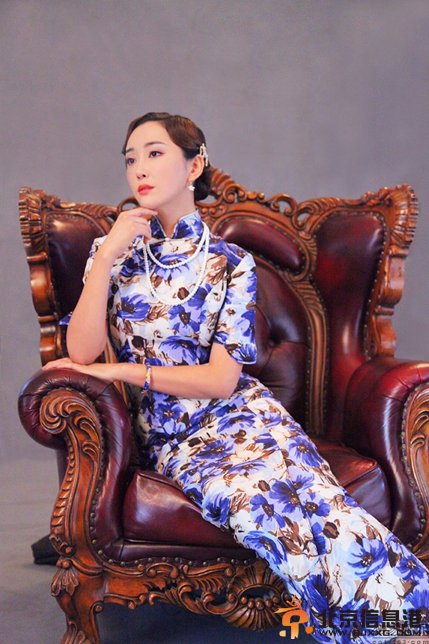 《勇敢的心》女主杜若溪旗袍美照曝光