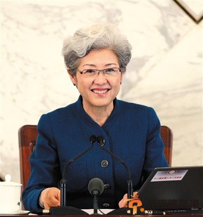 中国海军首位女发言人亮相 盘点我国官方女新闻发言人