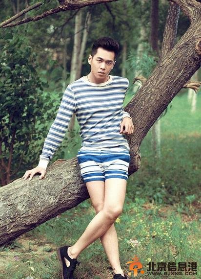 新雪豹周卫国扮演者张若昀个人资料