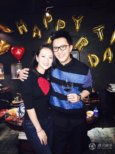 章子怡接受求婚后首露面 与韩庚同庆生笑容灿烂