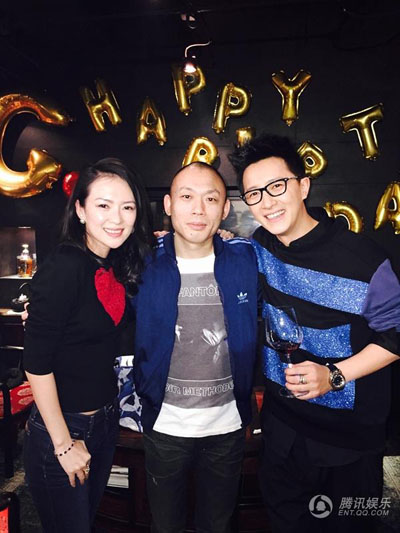章子怡接受求婚后首露面 与韩庚同庆生笑容灿烂