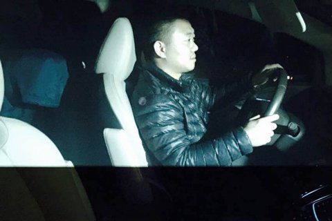 房祖名今日凌晨刑满获释 乘商务车离开看守所