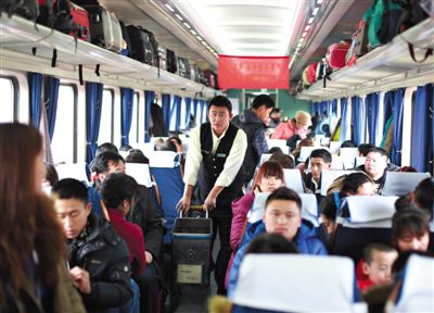 2月9日，<a href='http://www.bjxxg.cn/news/beijing/' target='_blank'><u>北京</u></a>西开往西宁的T175列车，售货员王磊负责整列火车快餐的售卖，全程21小时他卖出50份盒饭。