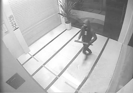 女子16秒空手夺刀 大砍刀架在脖子上毫不畏惧！