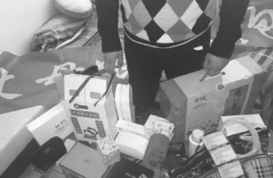 北漂男花尽10万年终奖 给丈母娘买厚礼(图)