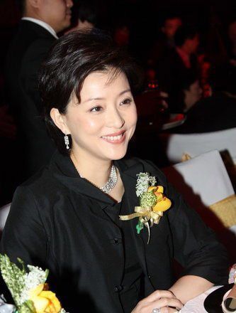 杨澜近照